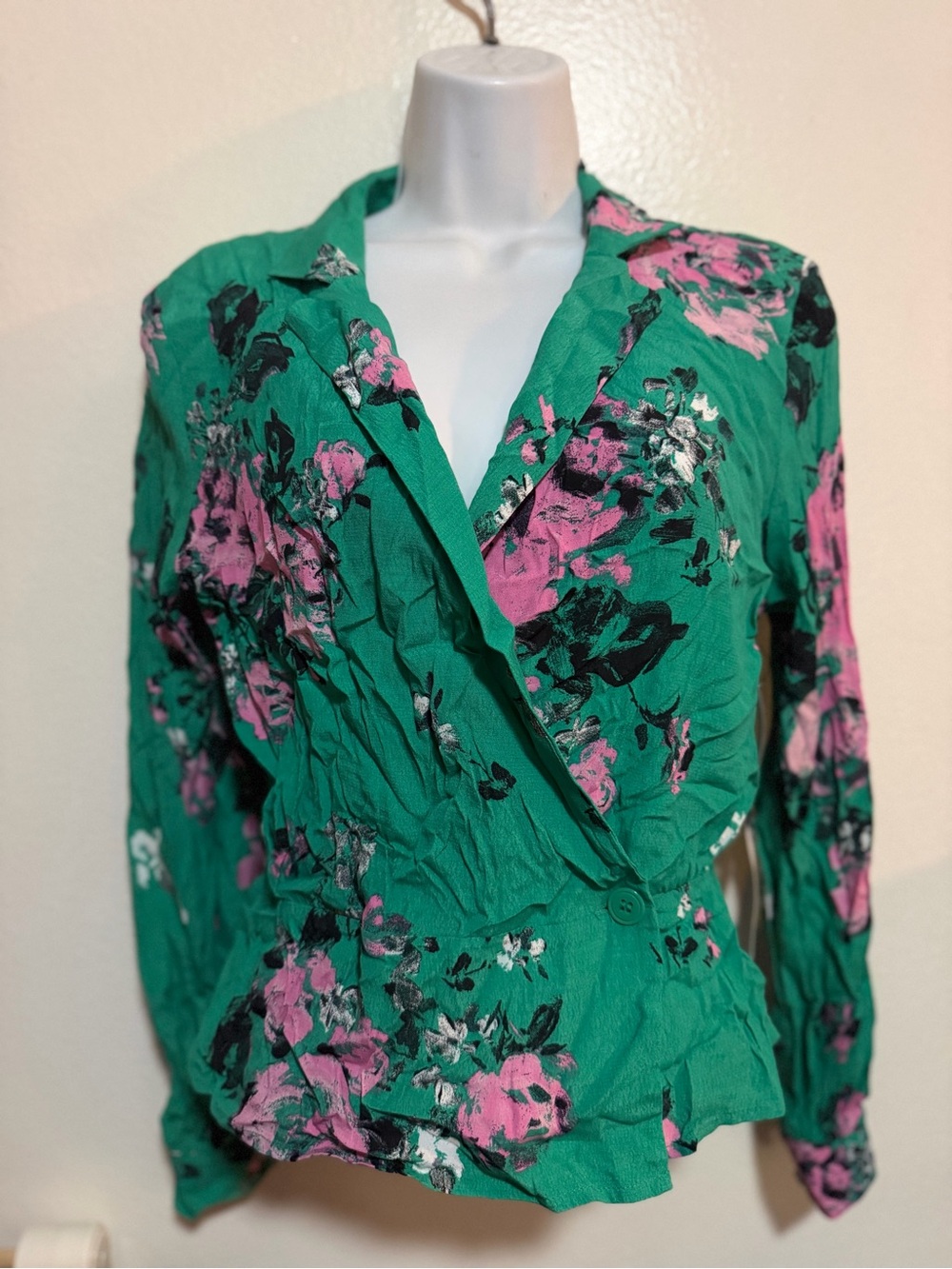 Leith  Floral Wrap Top in Green Parakeet